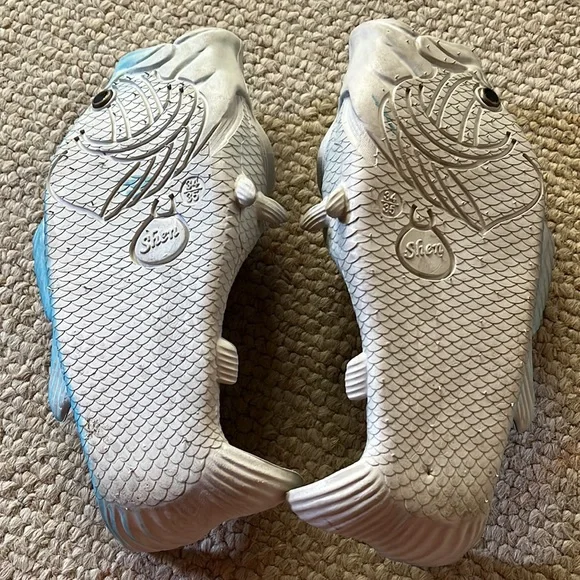 Koi Slippers - Picture 4 of 9